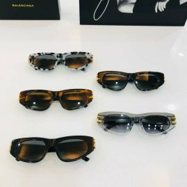 Picture of Balenciga Sunglasses _SKUfw55136837fw